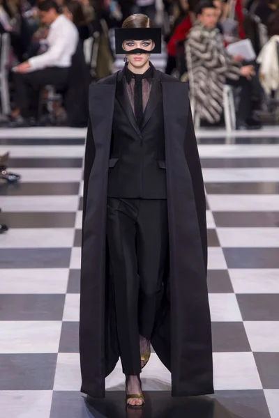 Look 72